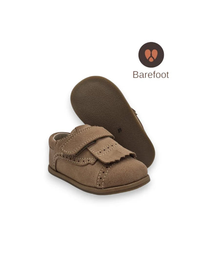 Carneira barefoot em camurça com sola flexível e zero drop para o desenvolvimento natural do pé